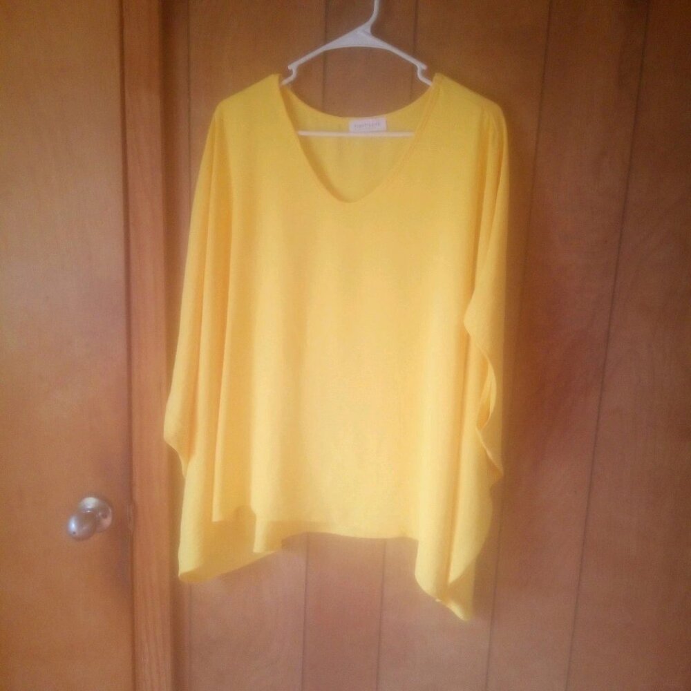 First Love Yellow Oversized Sleeveless V-Neck Top Size Small Flowy Lightweight